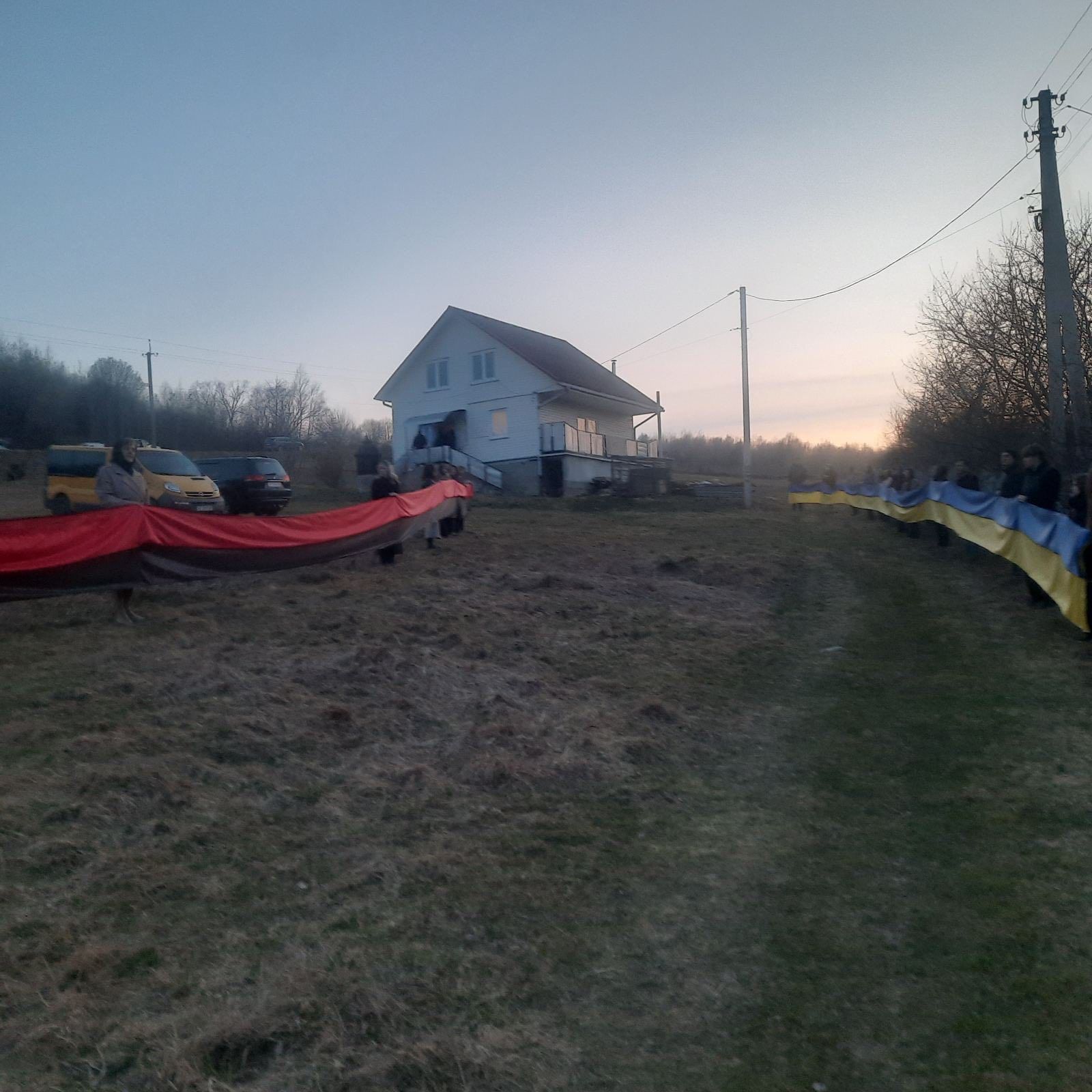 У Ланчині зустріли скорботний кортеж загиблих внаслідок ворожої атаки на Івано-Франківськ 5