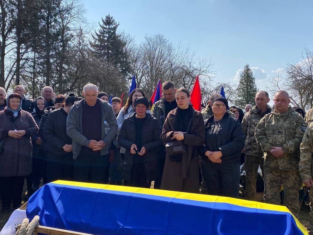 Захисника Михайла Старківа провели на вічний спочинок у Городенківській громаді 11