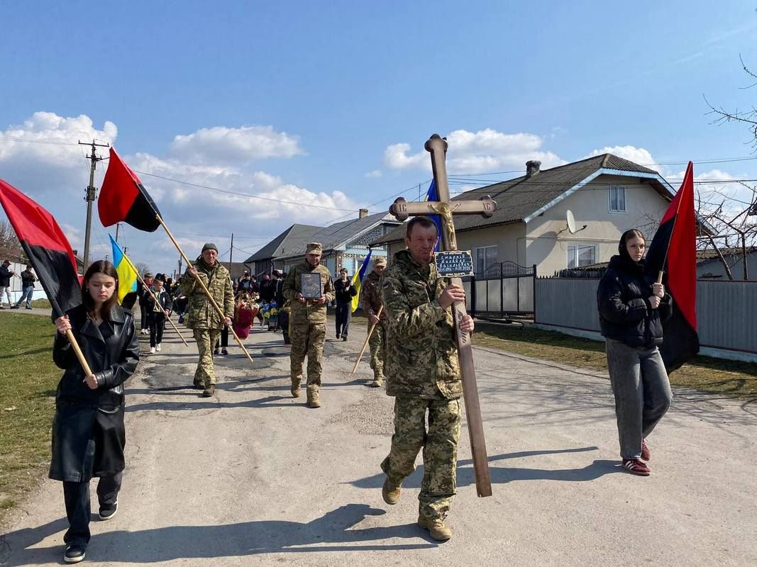 Захисника Михайла Старківа провели на вічний спочинок у Городенківській громаді 9
