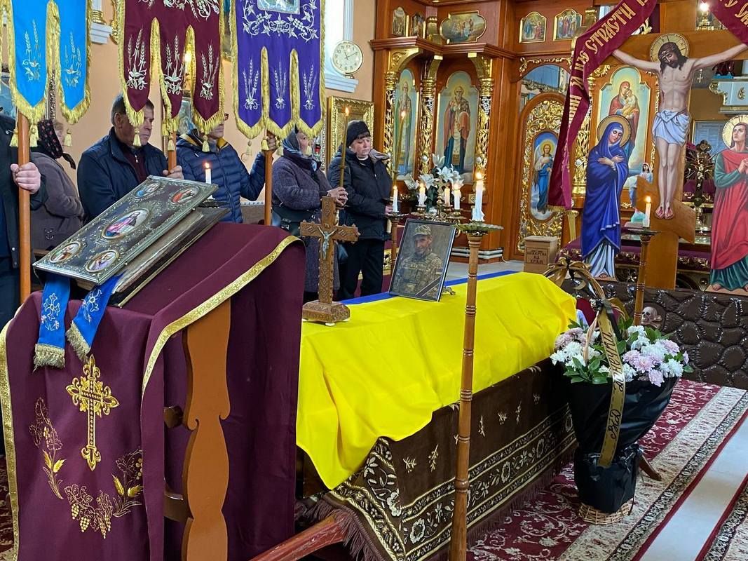 Захисника Михайла Старківа провели на вічний спочинок у Городенківській громаді 7