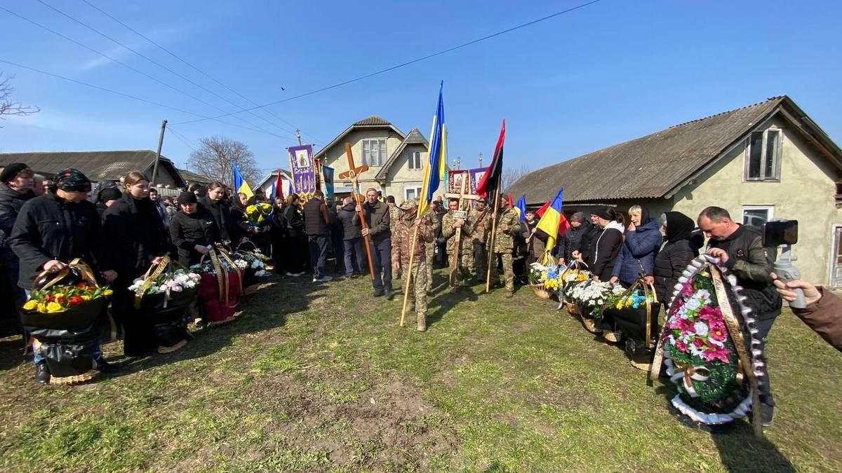 Захисника Михайла Старківа провели на вічний спочинок у Городенківській громаді 3