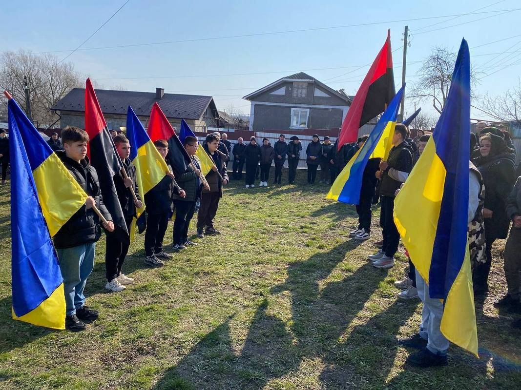 Захисника Михайла Старківа провели на вічний спочинок у Городенківській громаді 1