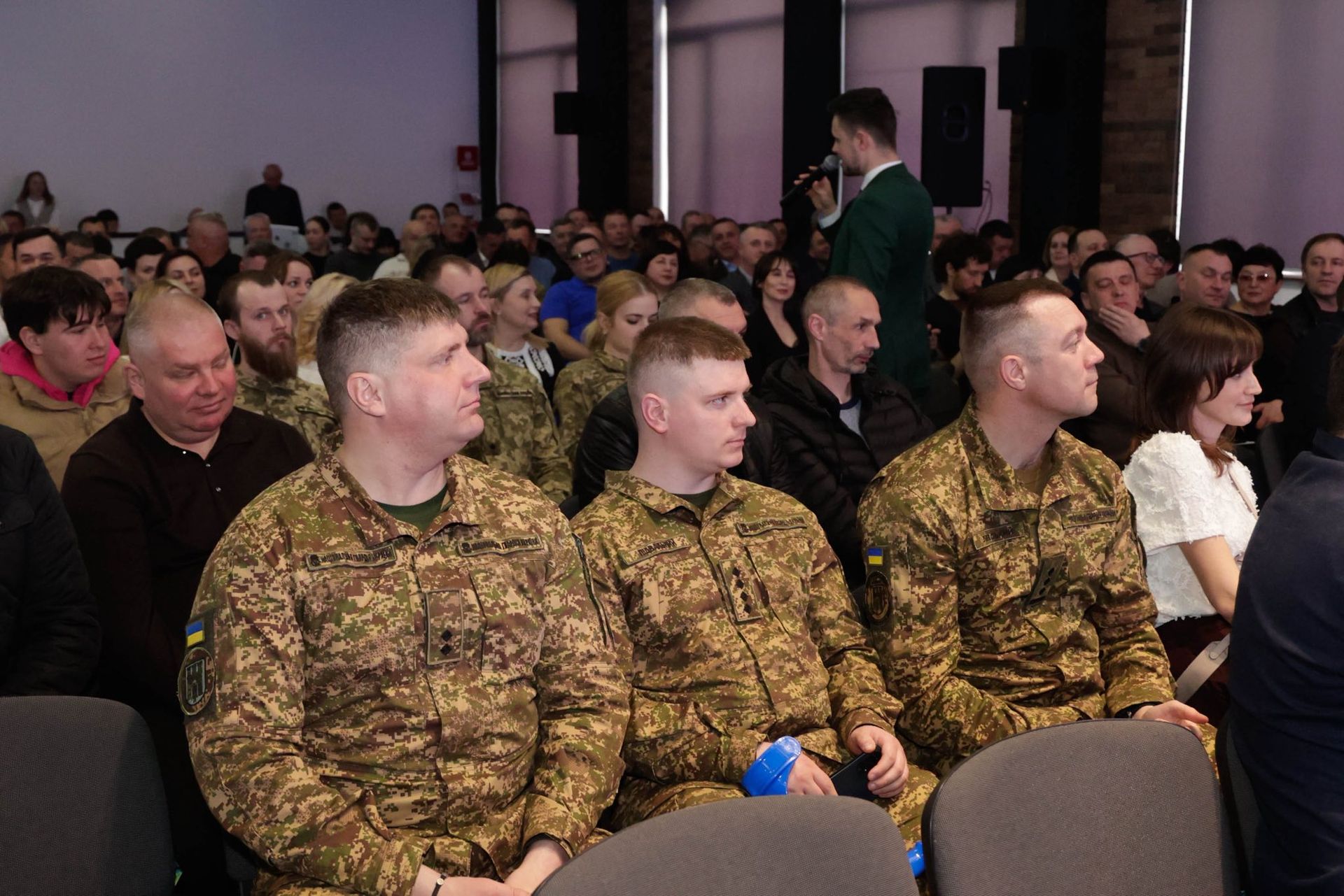 На Прикарпатті під час благодійного аукціону зібрали понад 7,7 млн грн для ЗСУ 7