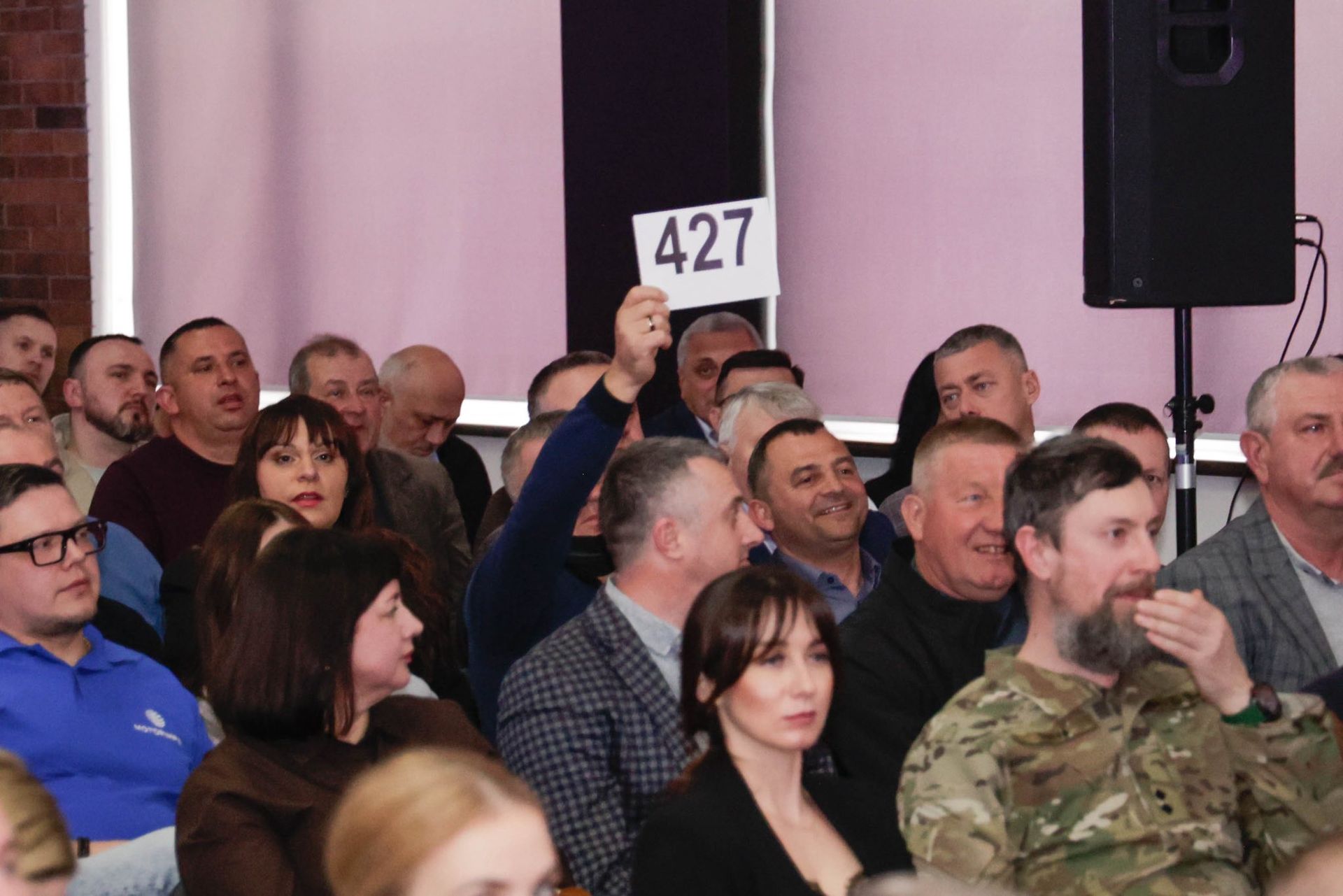 На Прикарпатті під час благодійного аукціону зібрали понад 7,7 млн грн для ЗСУ 12