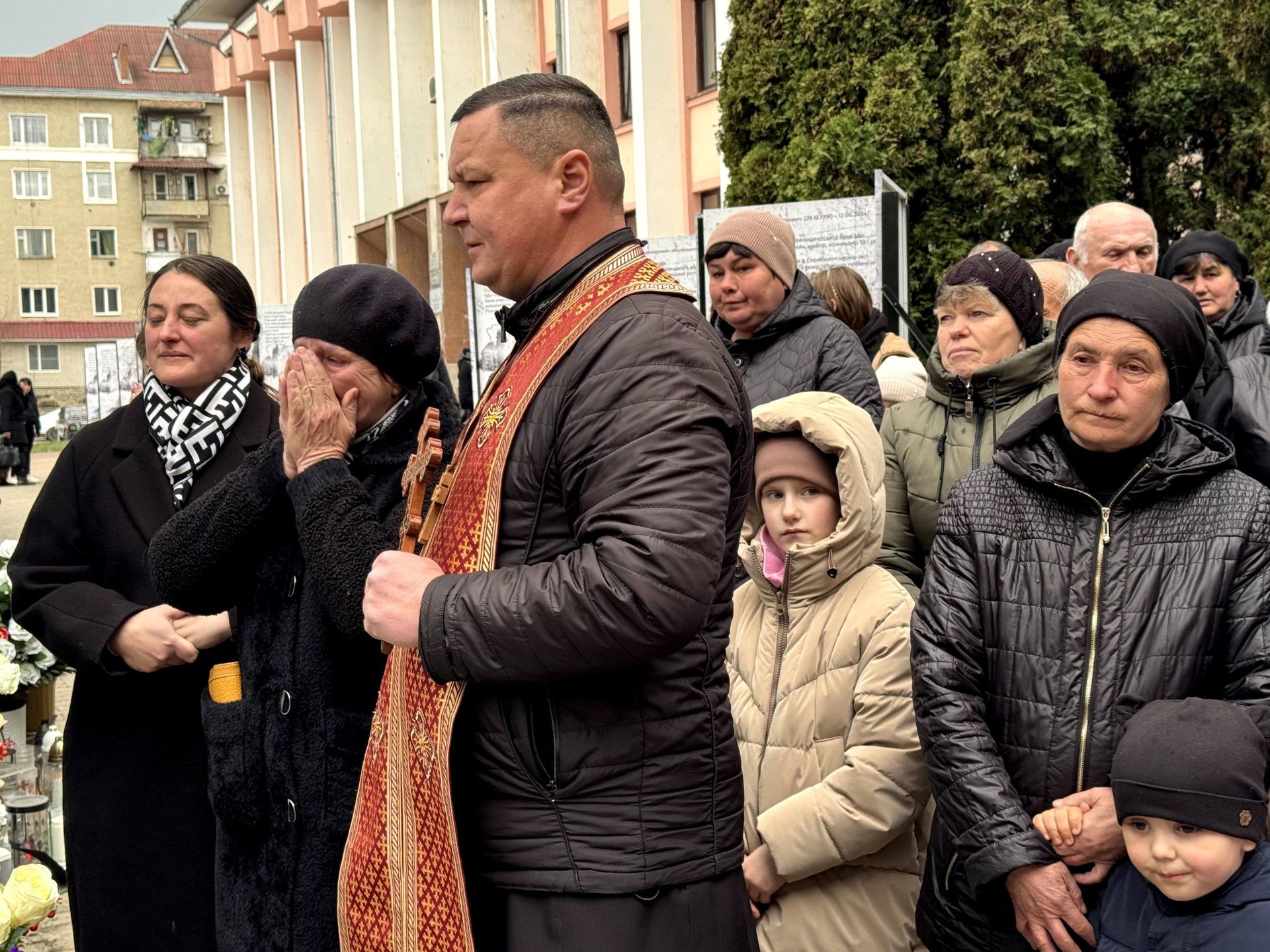 У Косові вшанували пам’ять полеглих захисників та освятили меморіал 3