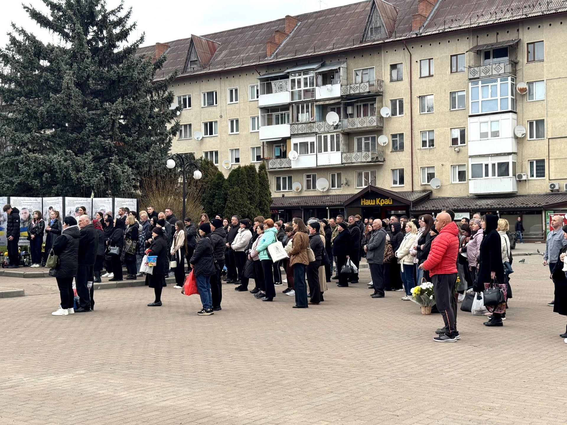 У Косові вшанували пам’ять полеглих захисників та освятили меморіал 9