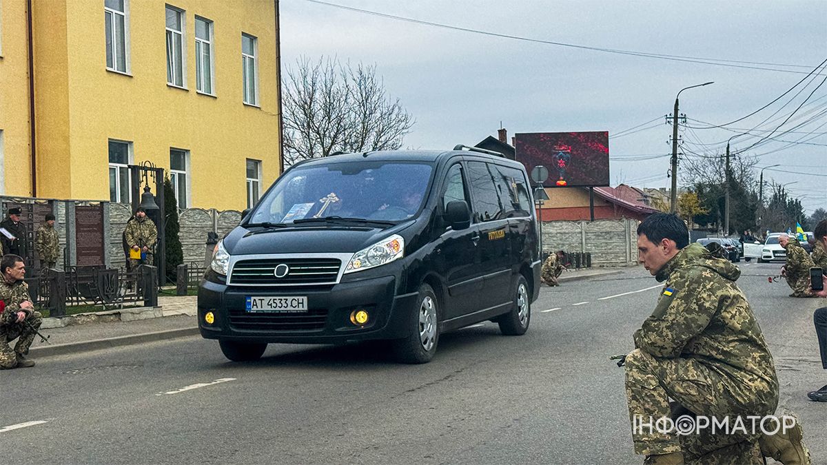 Коломияни віддали шану воїну Руслану Пастушенку, чин похорону пройде Великій Кам’янці 1