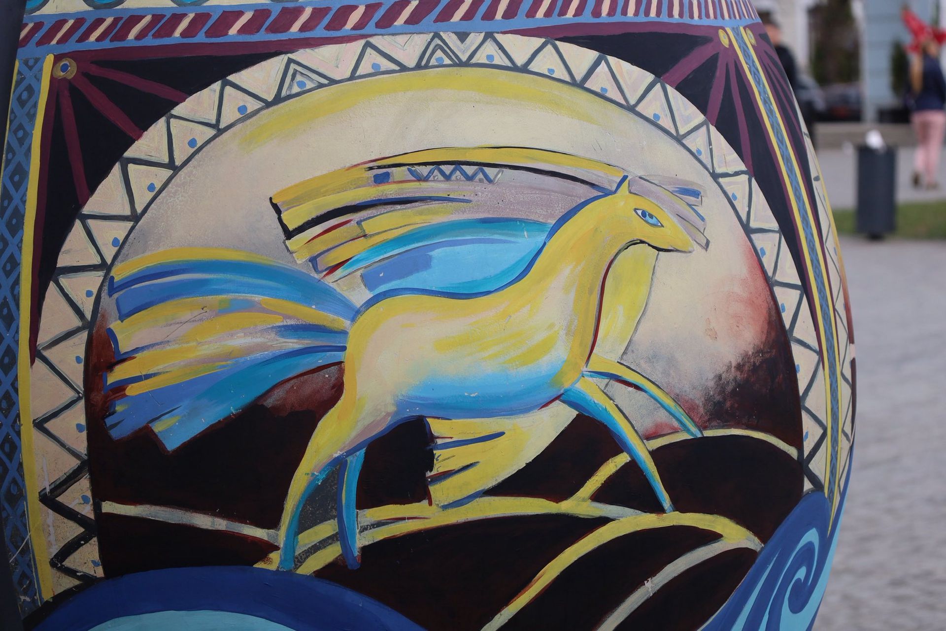 У центрі Коломиї відновили писанкову фотозону 6