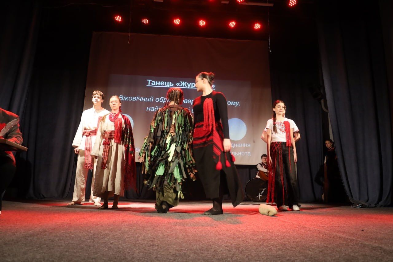 У Коломиї провели патріотичний конкурс "Серцем єдиним, ми - Україна" 13