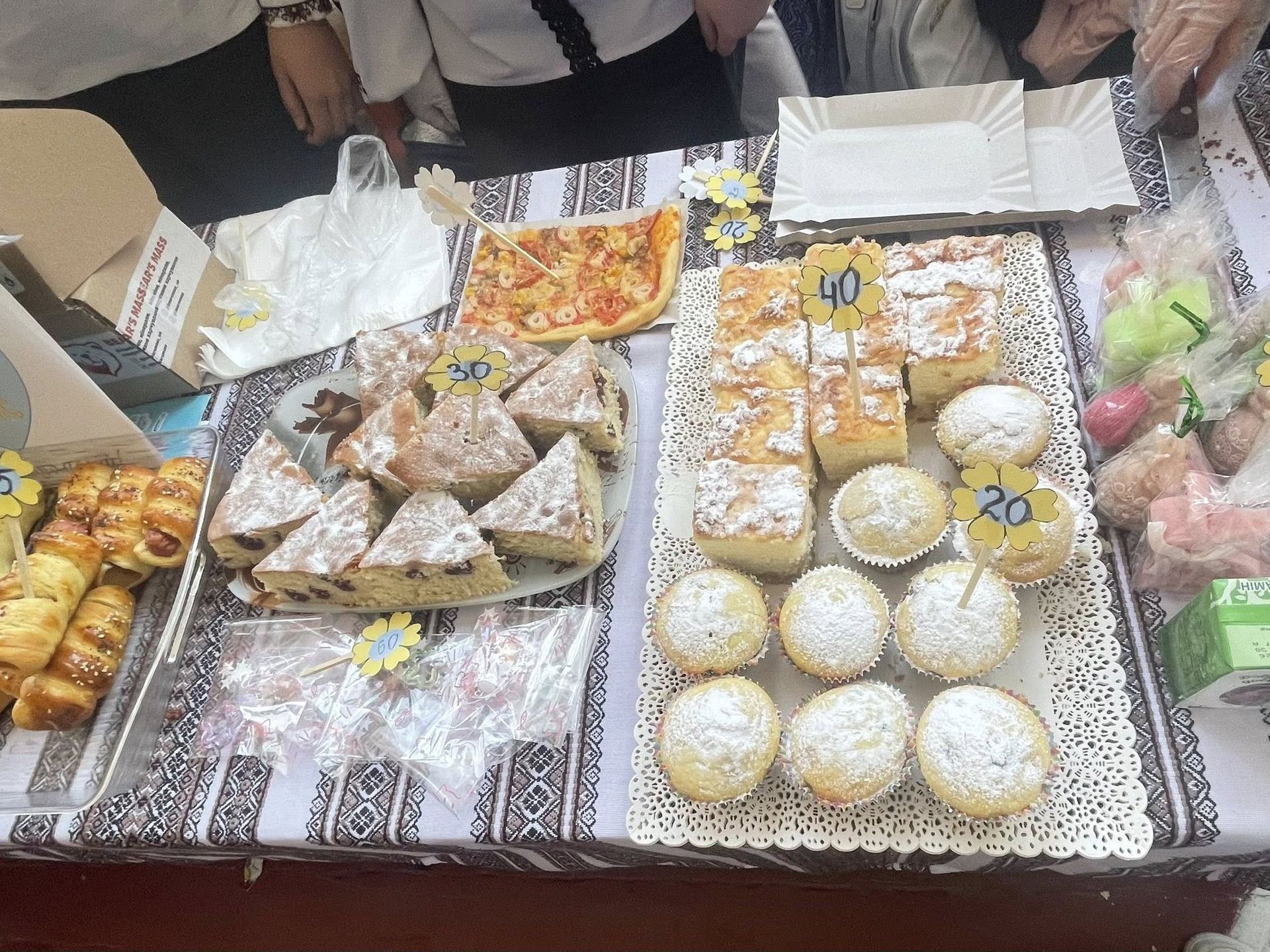 У Надвірній на благодійному ярмарку зібрали майже 60 тисяч гривень для ЗСУ 6