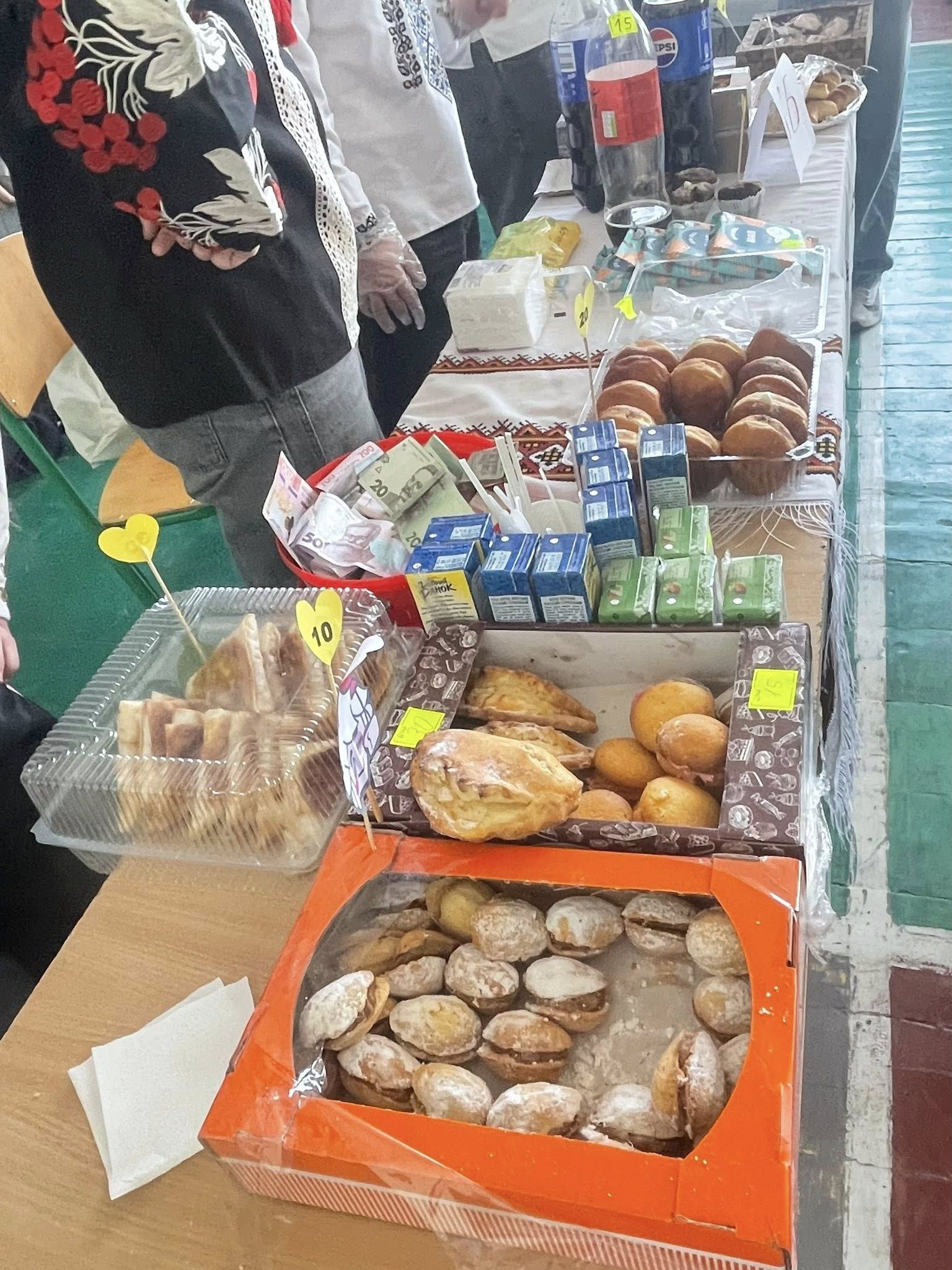 У Надвірній на благодійному ярмарку зібрали майже 60 тисяч гривень для ЗСУ 9