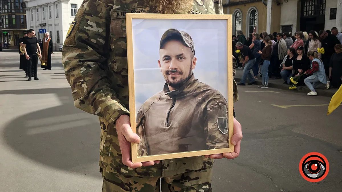 Прощання з захисником Дмитром Дзумедзеєм у Коломиї Прощання з захисником Дмитром Дзумедзеєм у Коломиї