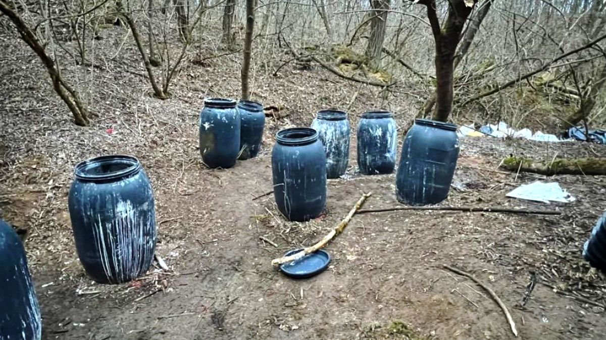 Юнаки з Прикарпаття налагодили нарковиробництво: у них вилучили 160 кілограмів амфетаміну 5