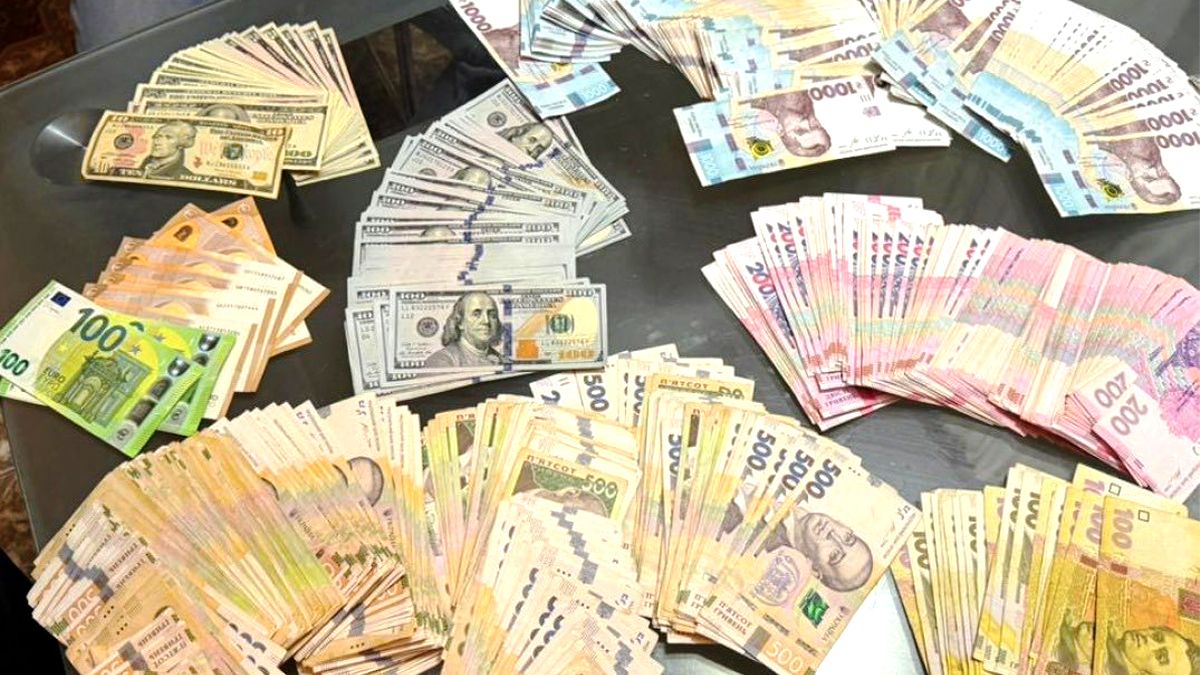 Юнаки з Прикарпаття налагодили нарковиробництво: у них вилучили 160 кілограмів амфетаміну 4