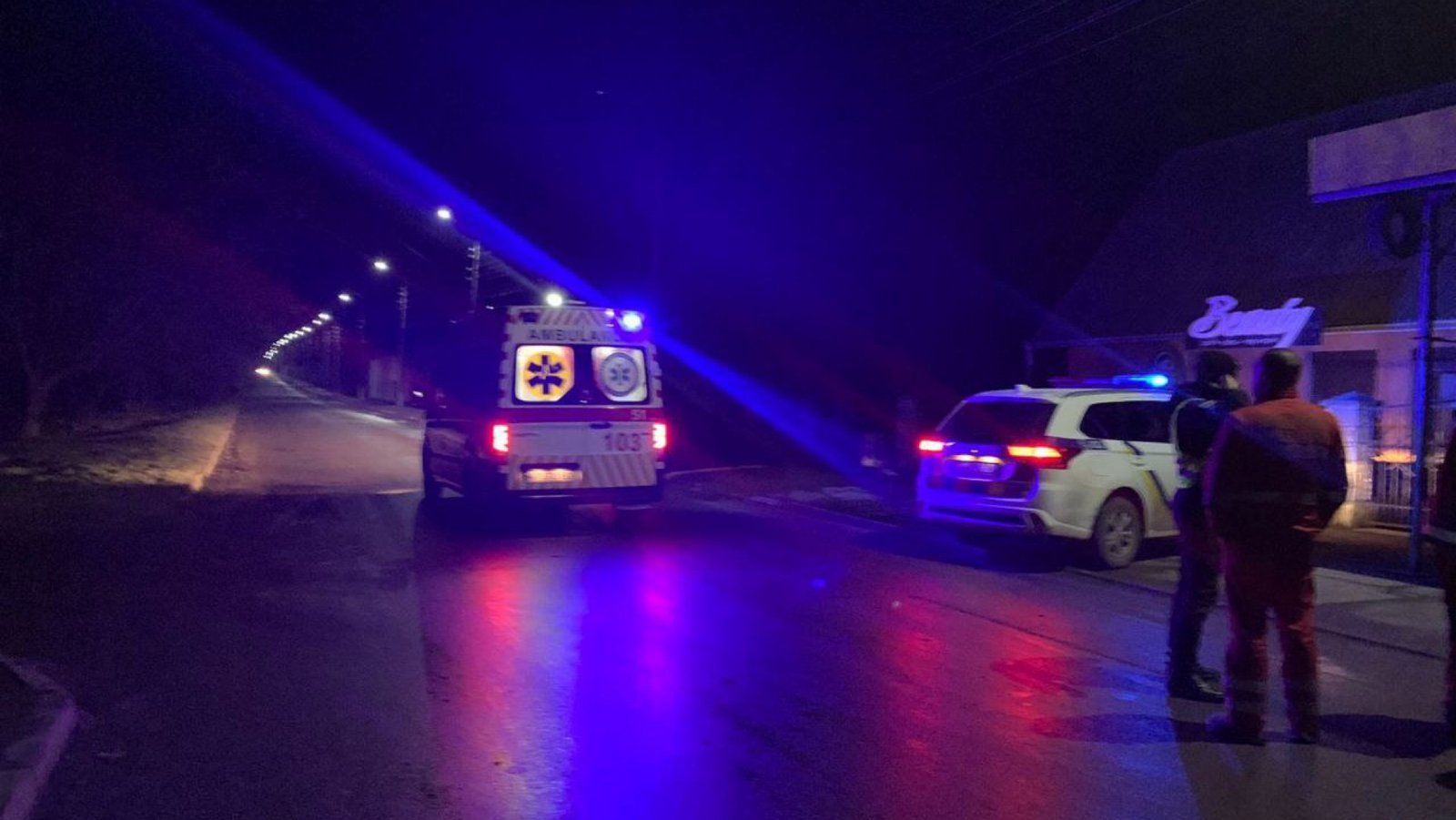 У Коломиї людина потрапила під колеса автівки: пішохід без свідомості