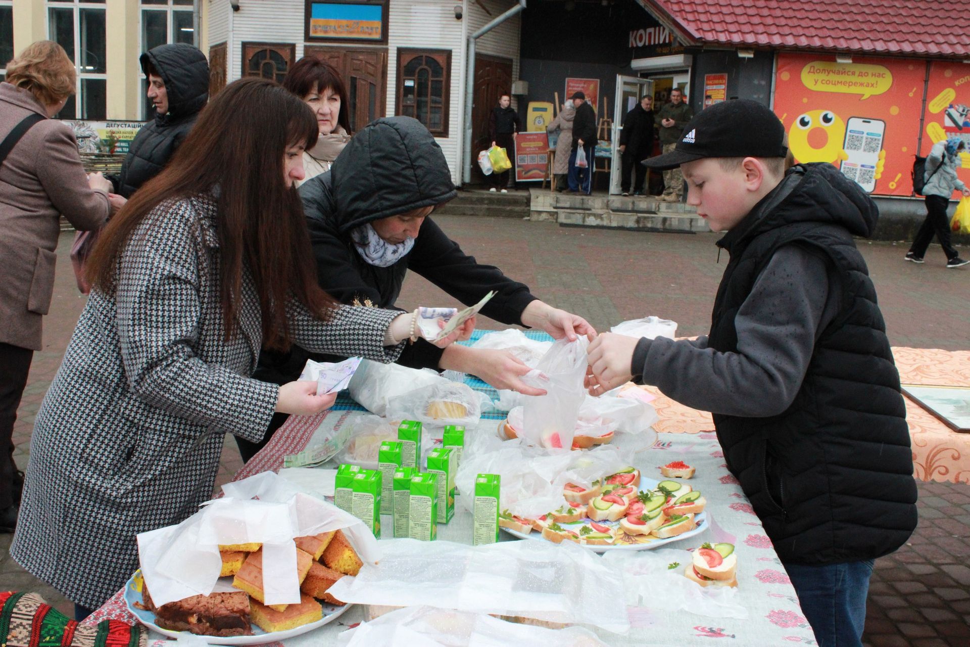 У Верховині провели благодійний захід на підтримку ЗСУ 6