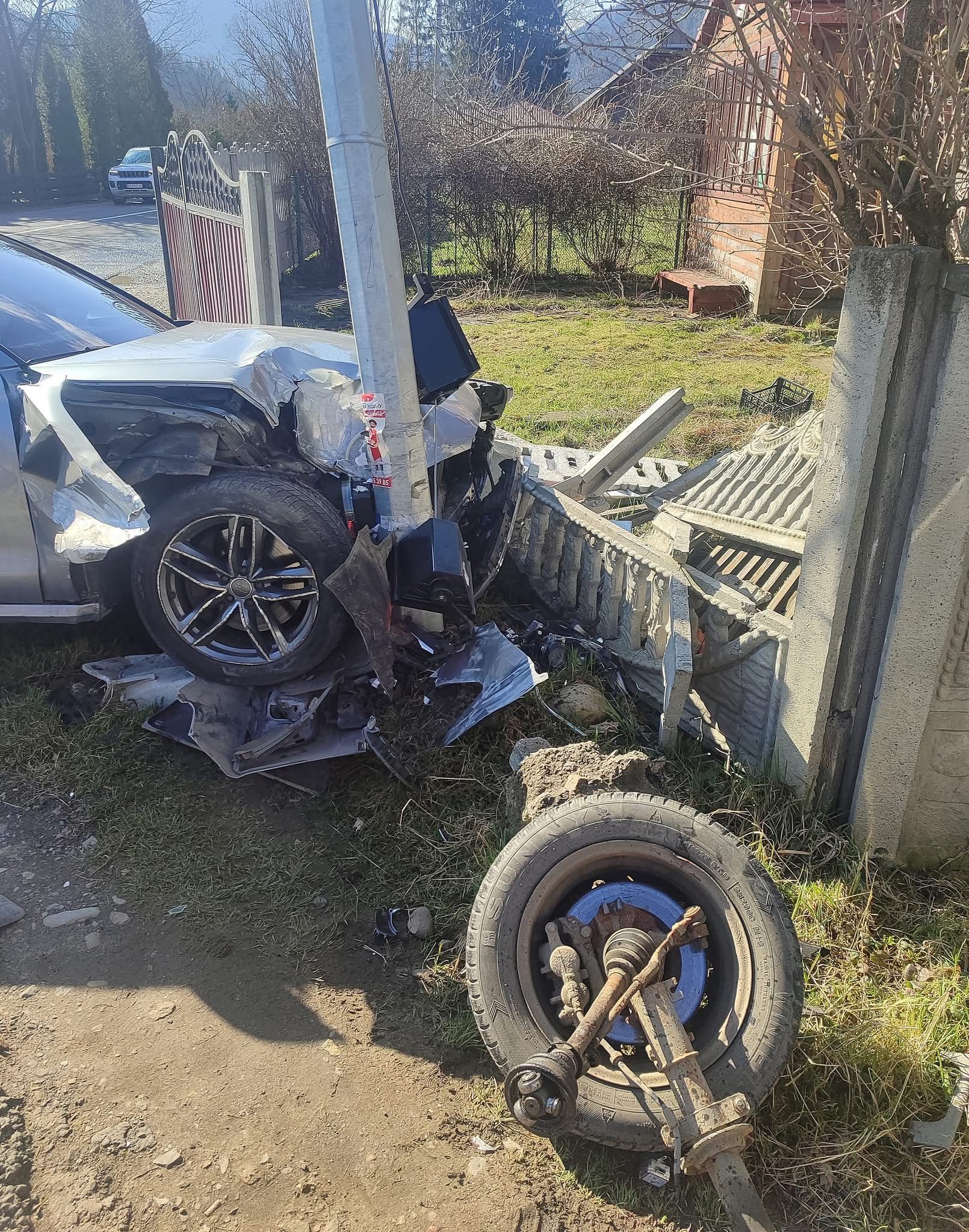 ДТП у Татарові: на перехресті зіткнулись мінівен та легковик 2