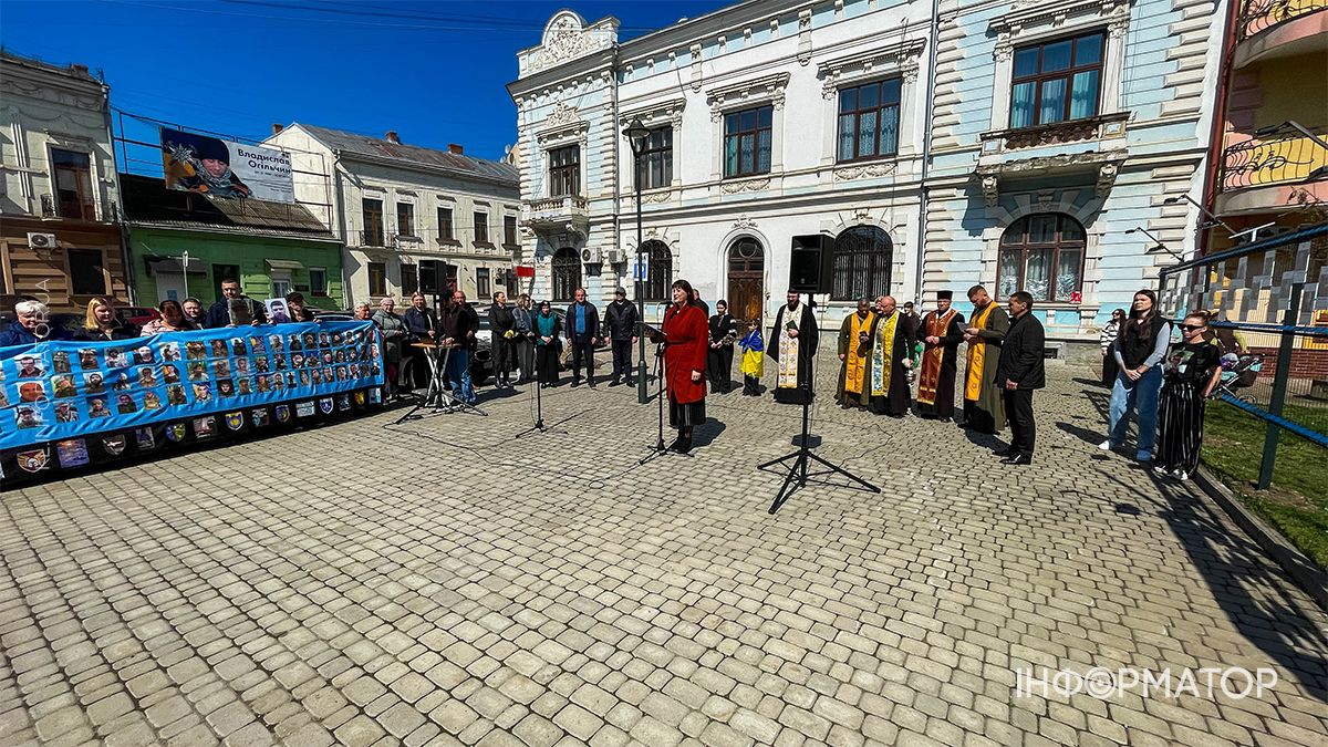У Коломиї відкрили “Стіну надії” для зниклих безвісти воїнів 6