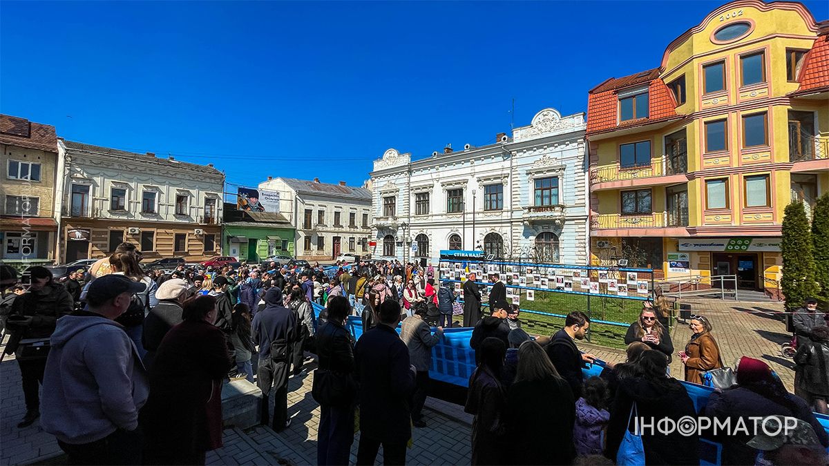 У Коломиї відкрили “Стіну надії” для зниклих безвісти воїнів 13