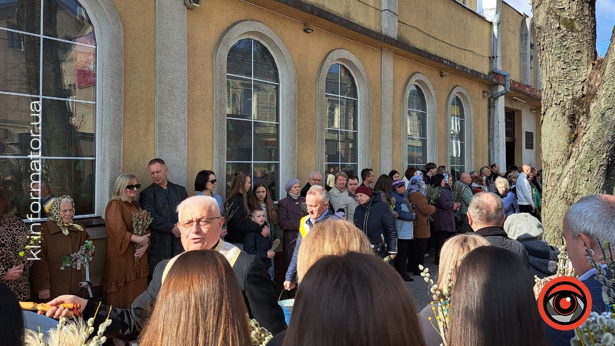 Вербна неділя у Коломиї: фоторепортаж з місцевих храмів 12