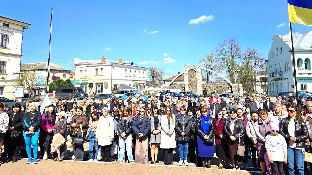 Алею Надії відкрили у Снятині 6