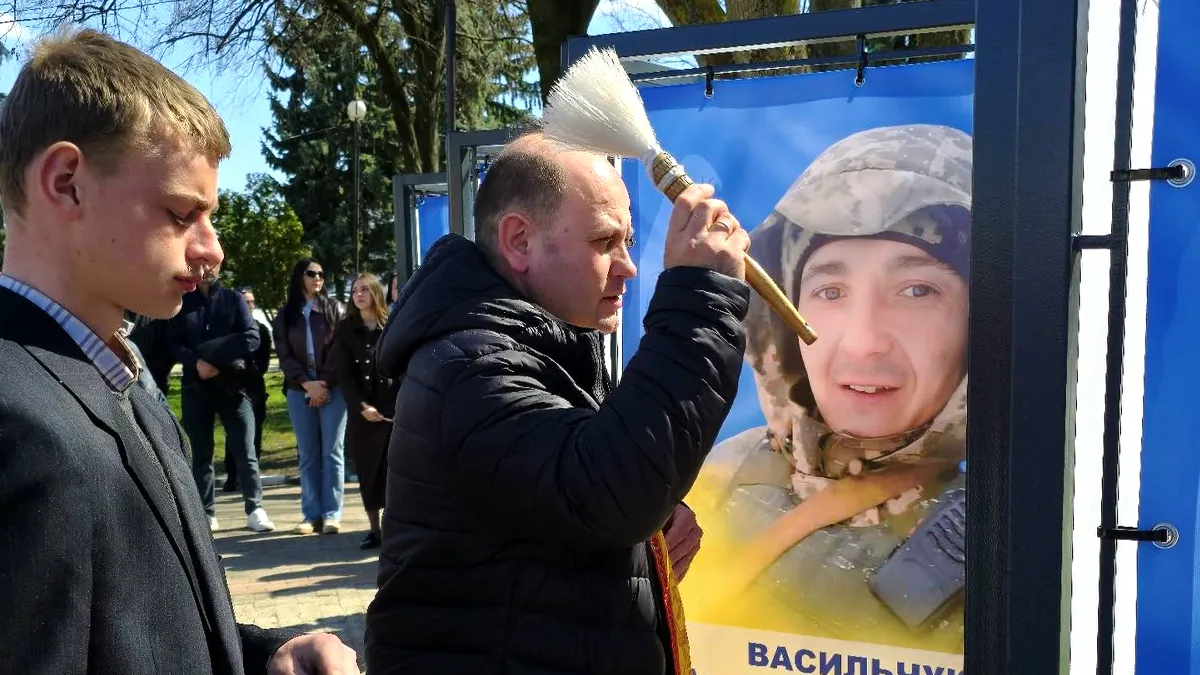 Алею Надії відкрили у Снятині 5