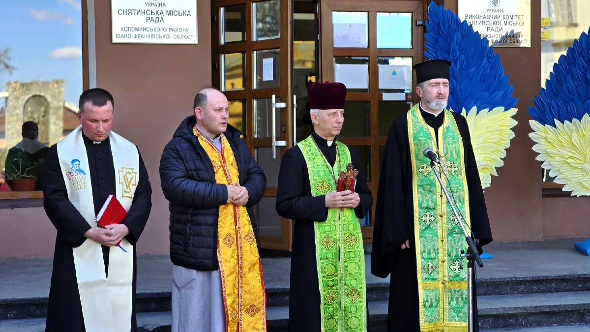 Алею Надії відкрили у Снятині 1