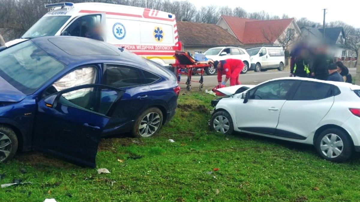 Водій легковика постраждав внаслідок ДТП у Шепарівцях
