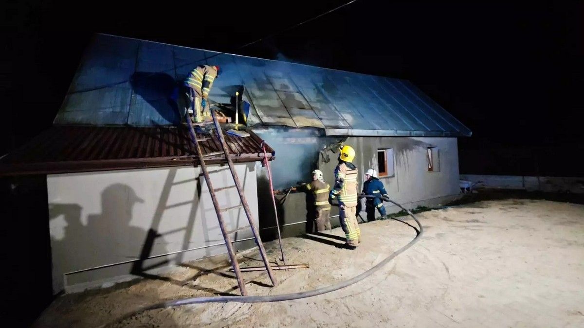 Жінка отримала опіки під час пожежі на Надвірнянщині