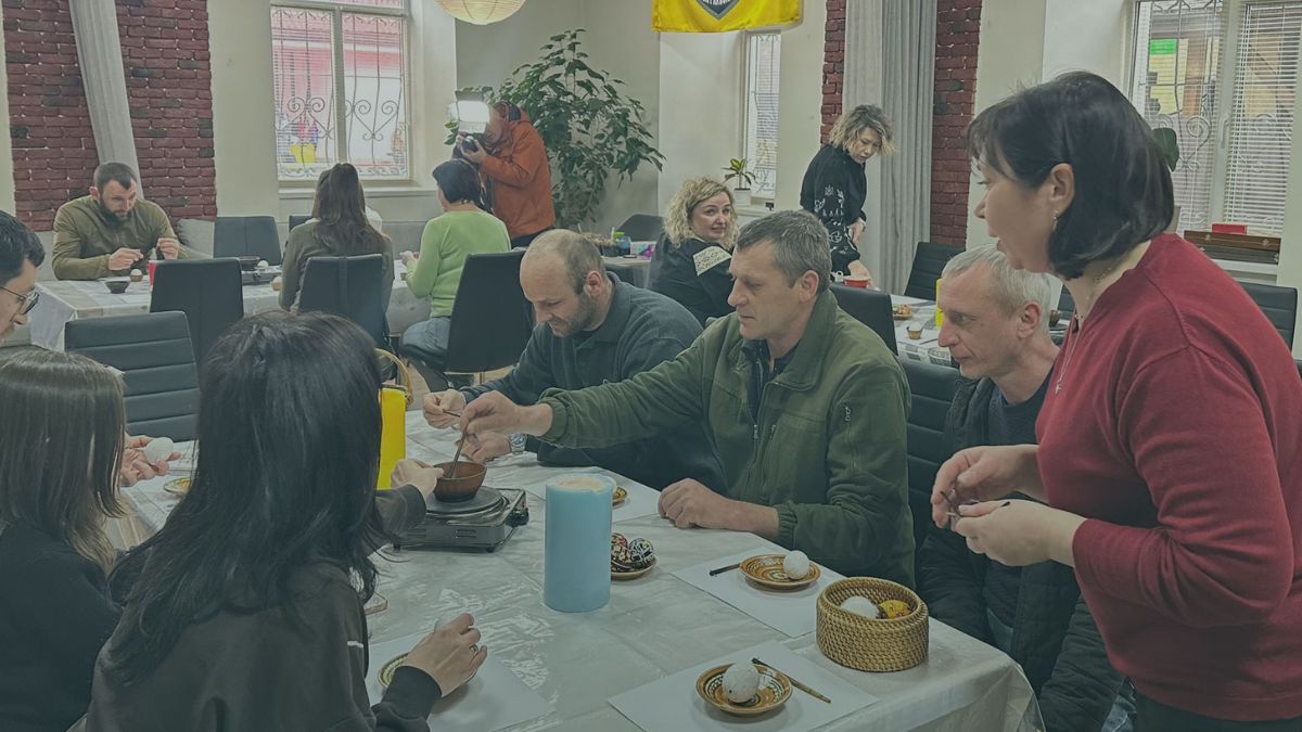 У "Гарті" провели майстер-клас з писанкарства та розпочали видачу великодніх пакунків 3