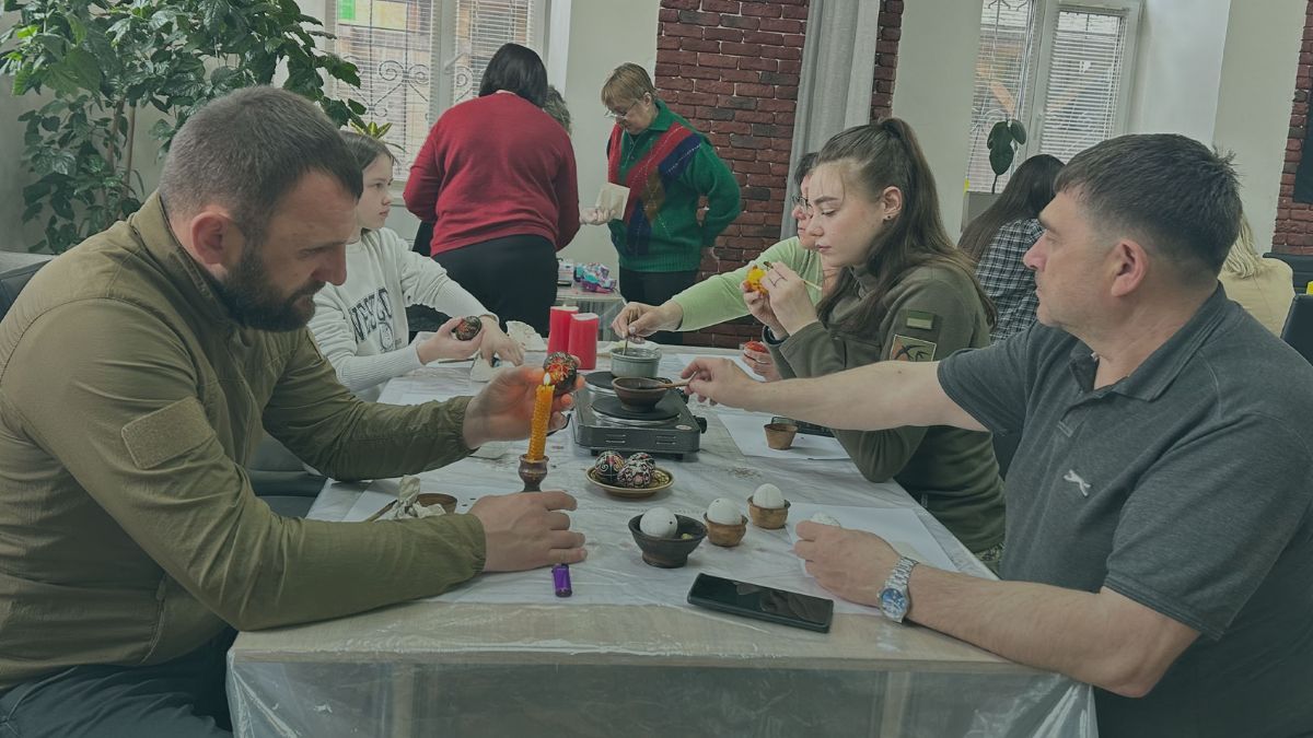 У "Гарті" провели майстер-клас з писанкарства та розпочали видачу великодніх пакунків 1