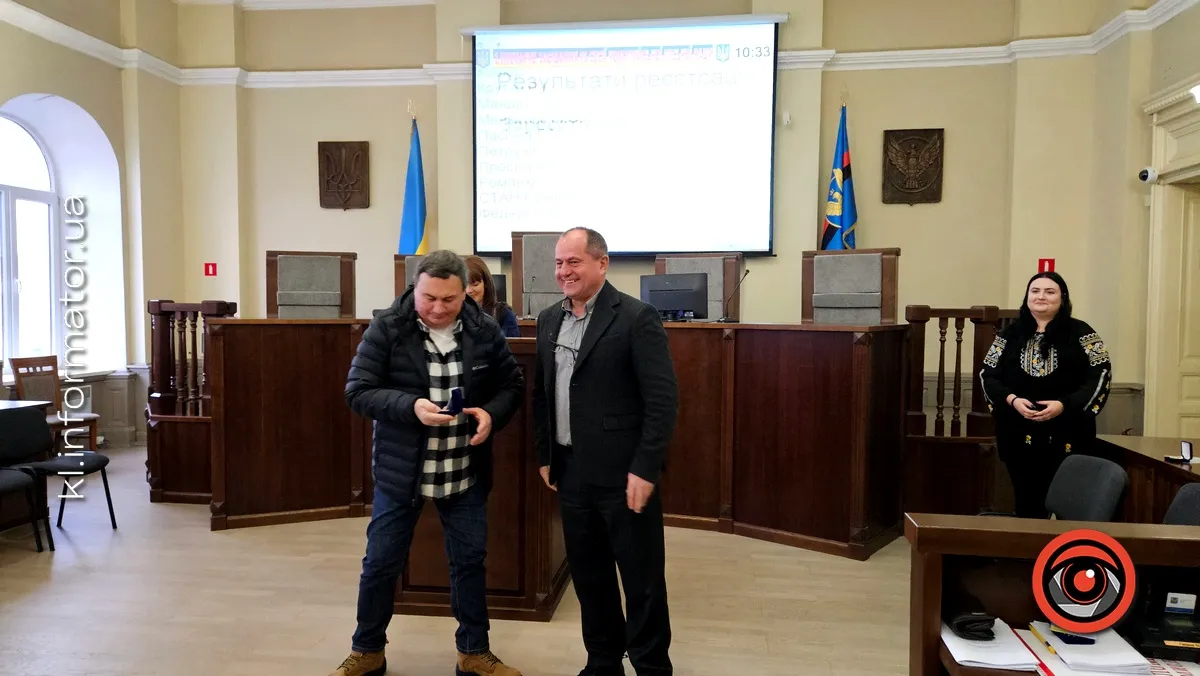 Декларація коломийського депутата Мирослава Михайлюка: мільйонний подарунок від дружини, нова нерухомість у столиці та сімейний автопарк 3