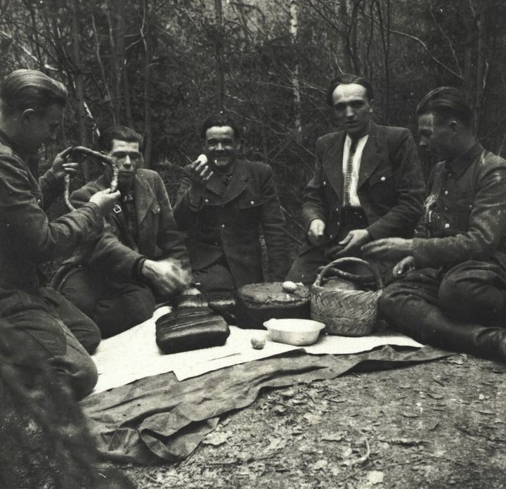 Чорний ліс. Прикарпаття. Вояки УПА. Великдень. 1944р