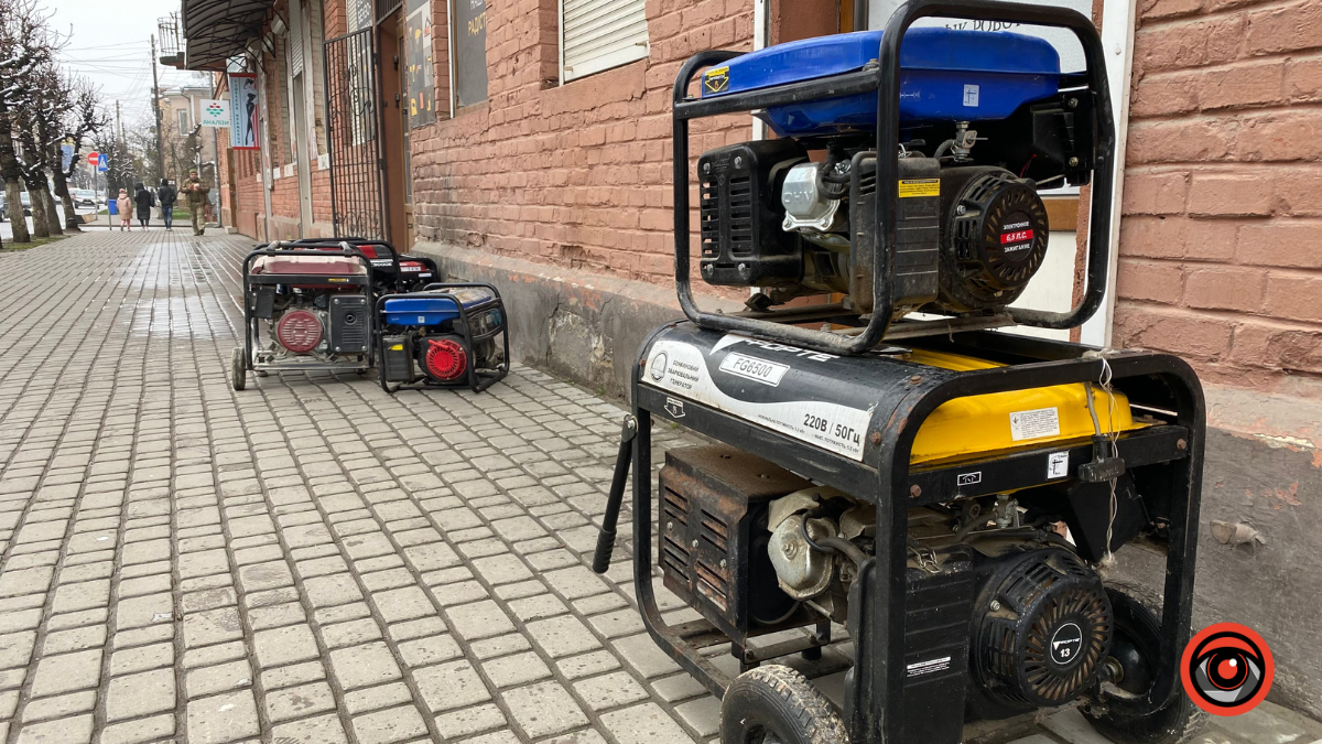 Всього по два: зарядні станції, генератори та Starlink-и для військових закуповує Коломийська міськрада