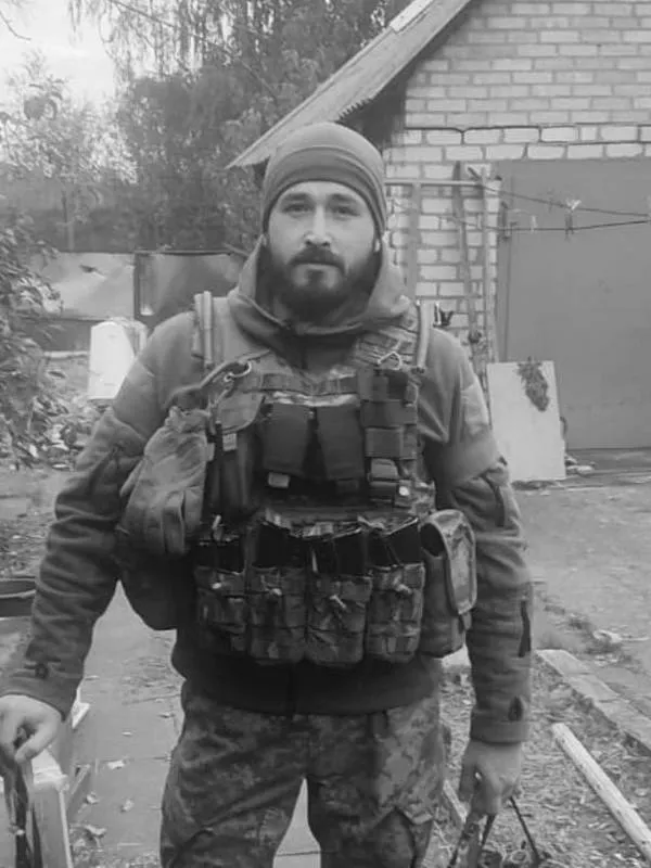 Коломияни провели в останню дорогу Героя Михайла Костюка 1