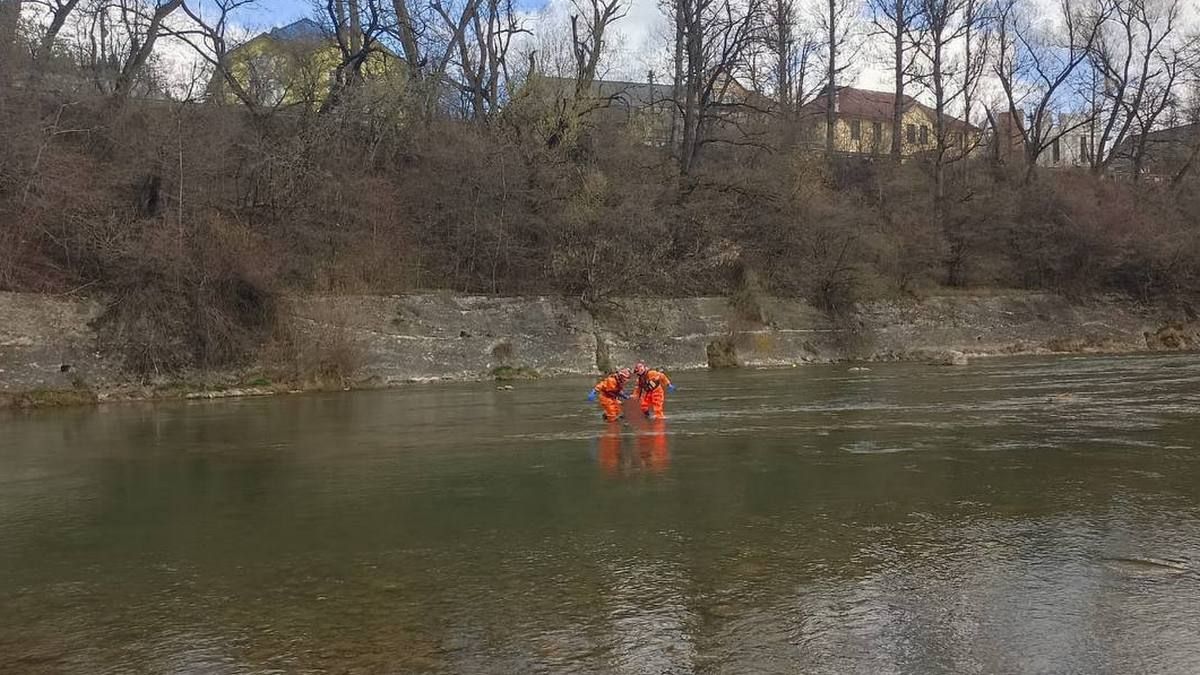 Тіло чоловіка витягли з Чорного Черемошу у Верховині 1