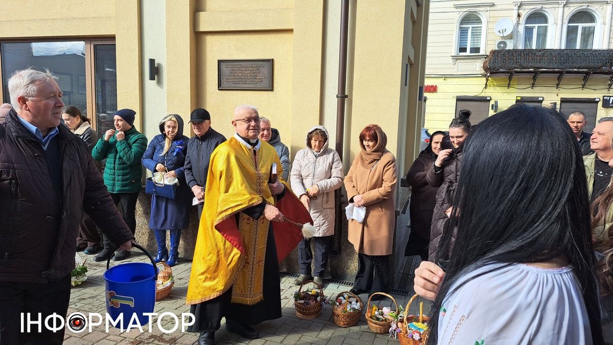 Святкування Великодня у Коломиї: фоторепортаж освячення кошиків у храмах міста 6