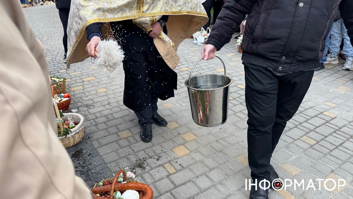 У Коломиї розпочалося освячення великодніх кошиків: фоторепортаж з храмів міста 11