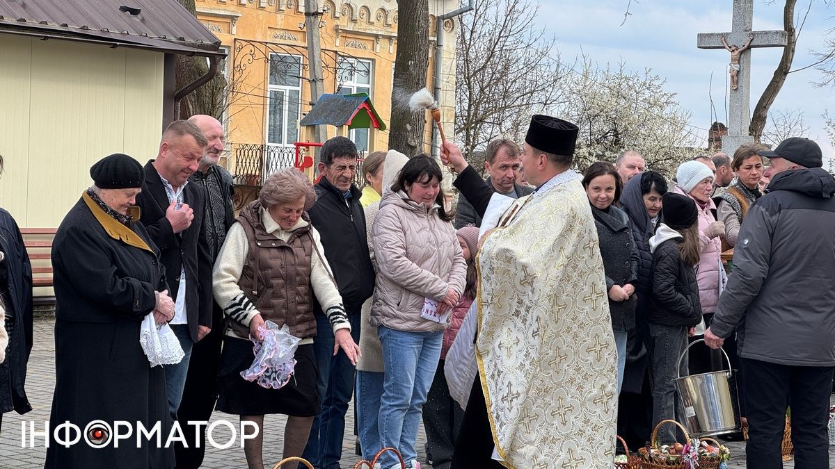 У Коломиї розпочалося освячення великодніх кошиків: фоторепортаж з храмів міста 10