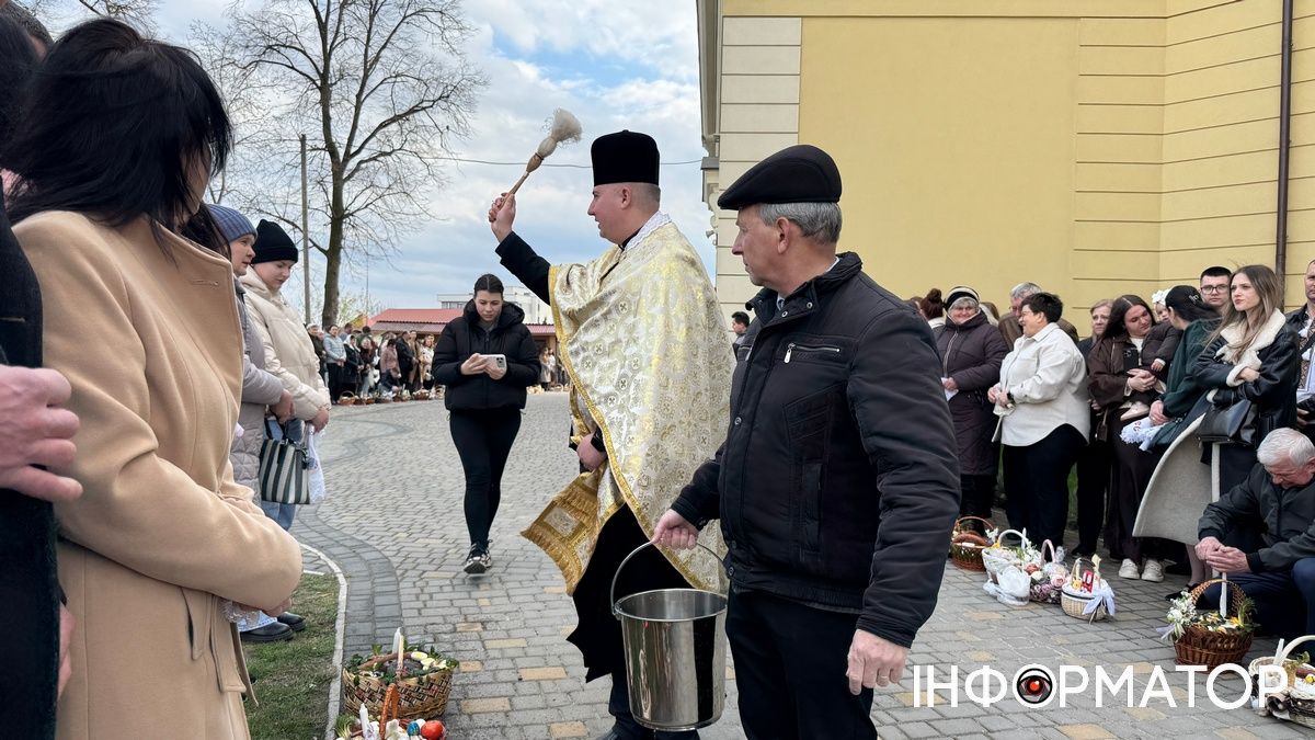 У Коломиї розпочалося освячення великодніх кошиків: фоторепортаж з храмів міста 9