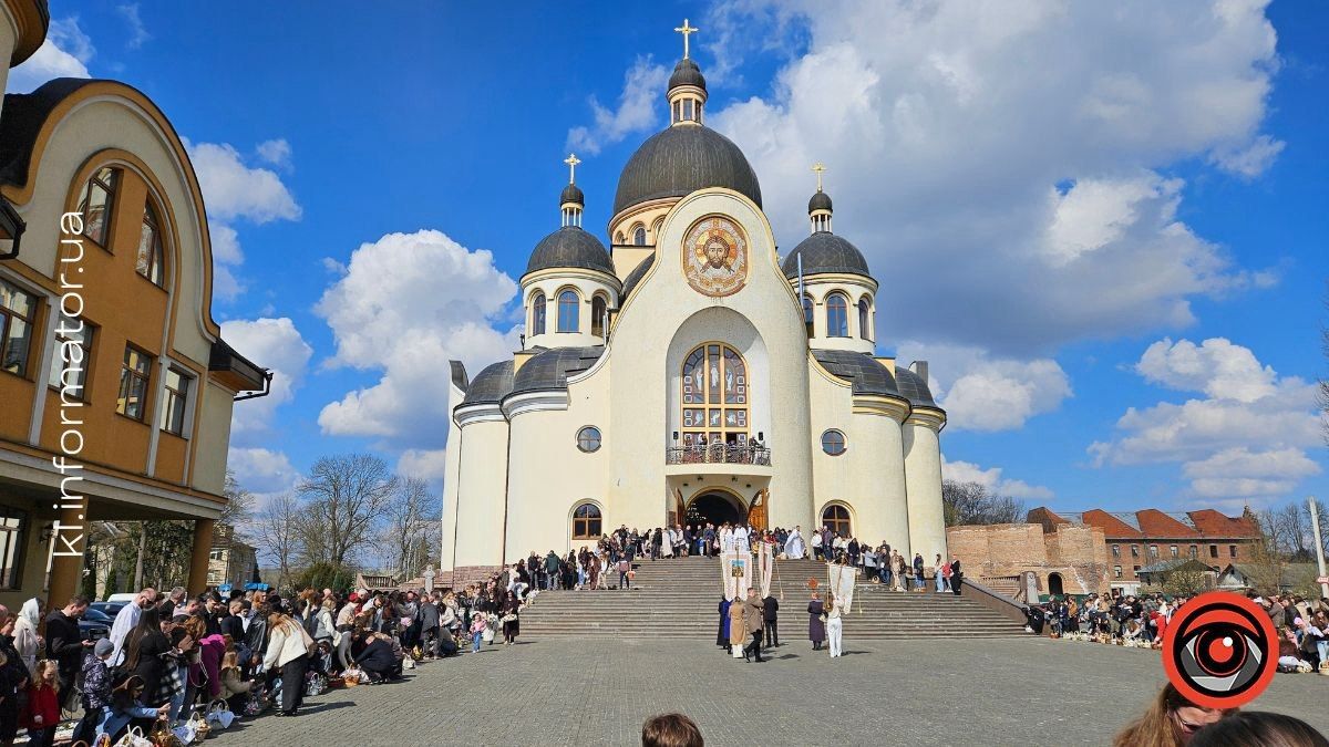 Світло Воскресіння у Коломиї: недільний фоторепортаж з освячення великодніх кошиків 4