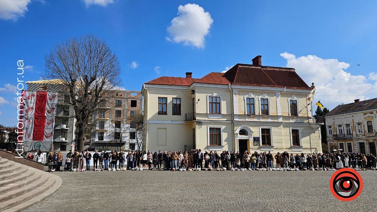 Світло Воскресіння у Коломиї: недільний фоторепортаж з освячення великодніх кошиків 5