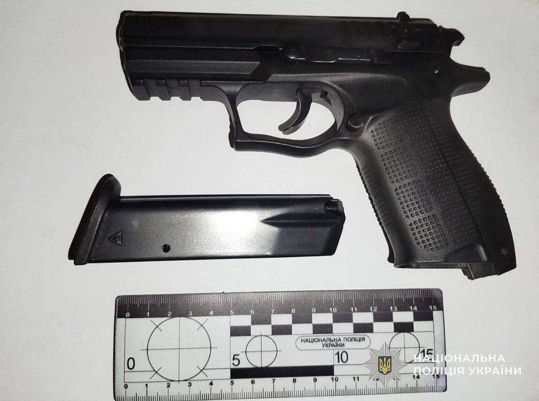 Молодик з Прикарпаття влаштував стрілянину в закладі відпочинку на Закарпатті: є потерпілий 2