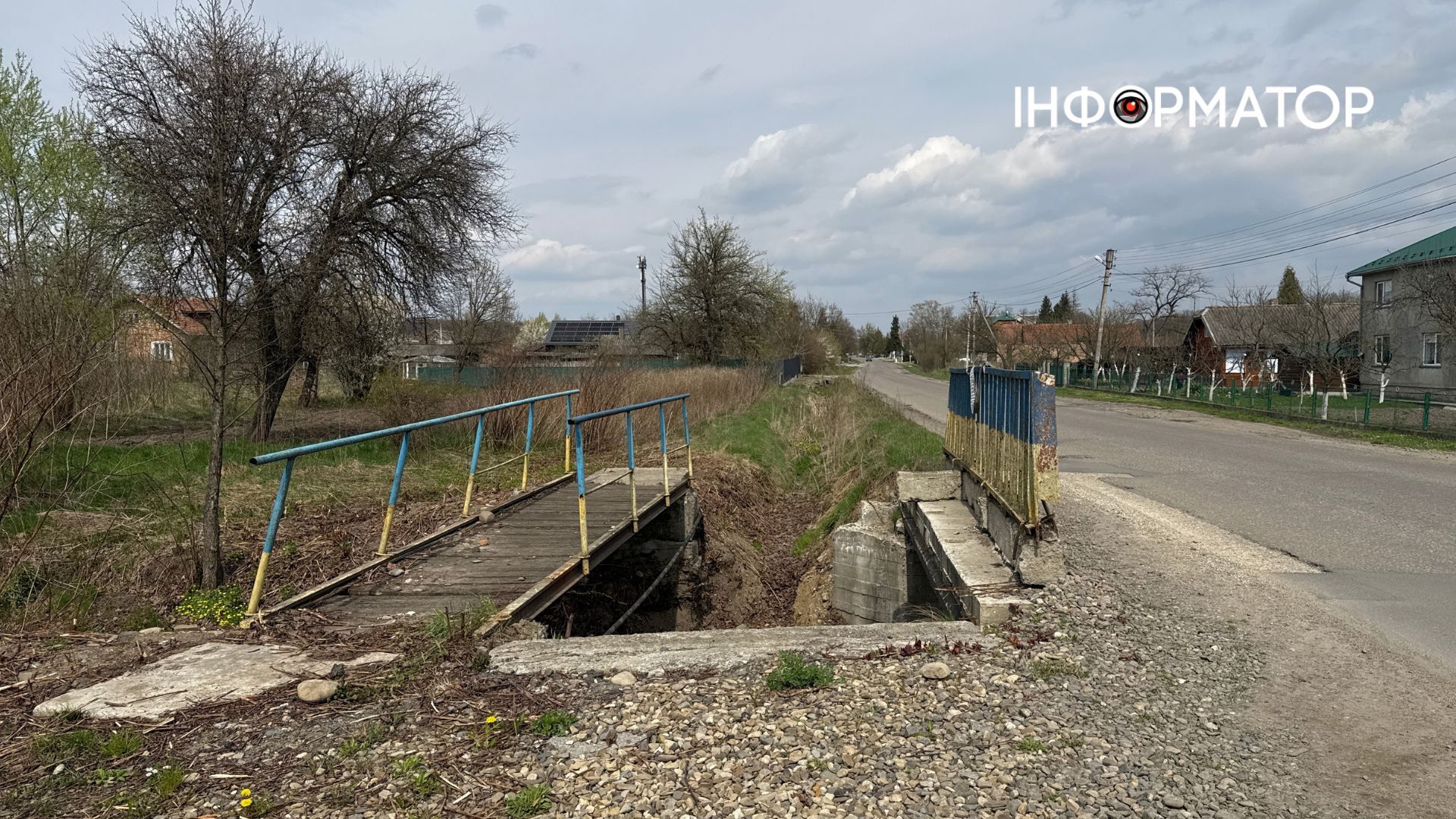 Ремонт аварійних пішохідних мостиків у Пʼядиках