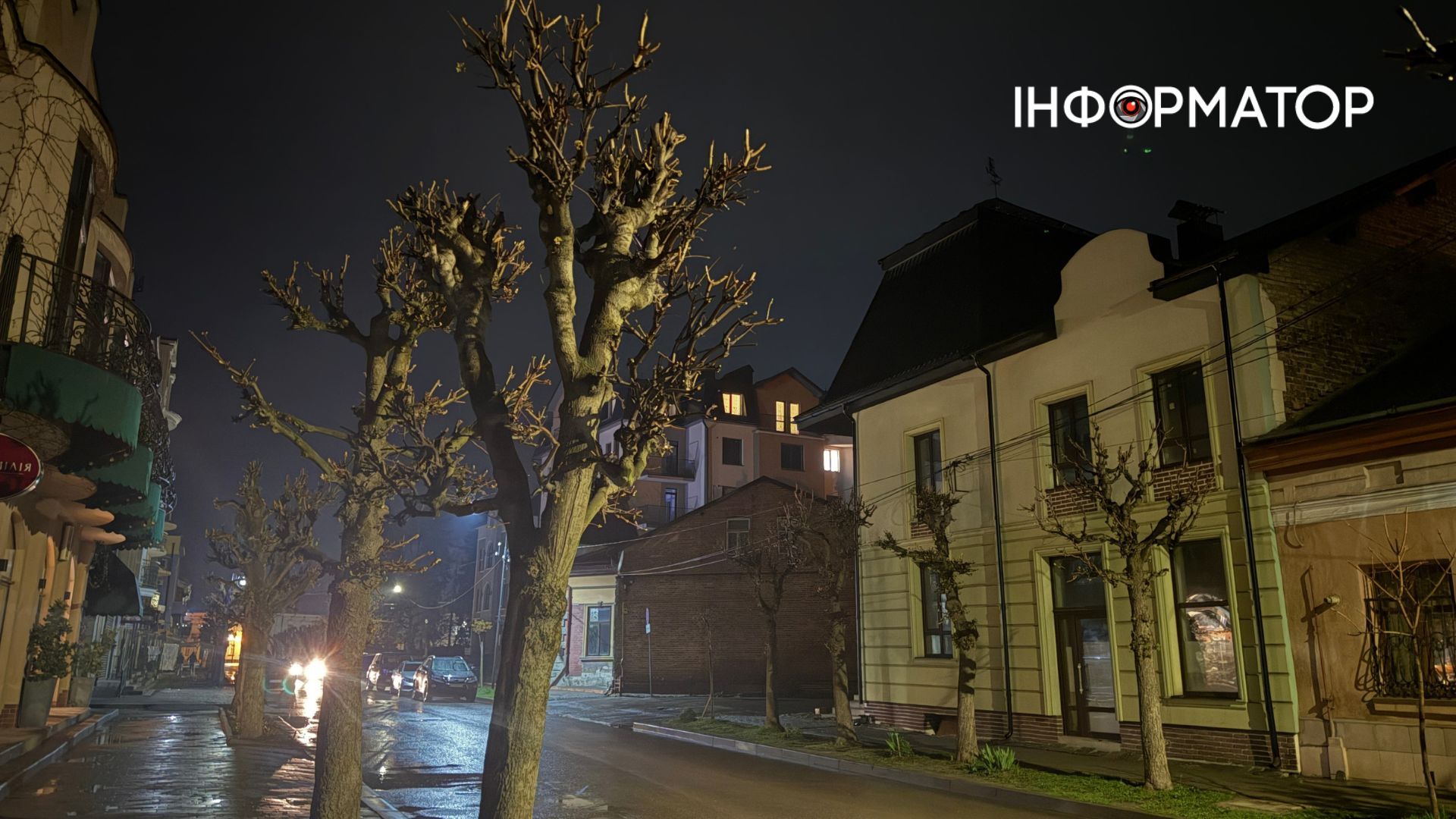 Затишок сутінків та світло ліхтарів: фоторепортаж вечірньої Коломиї 9