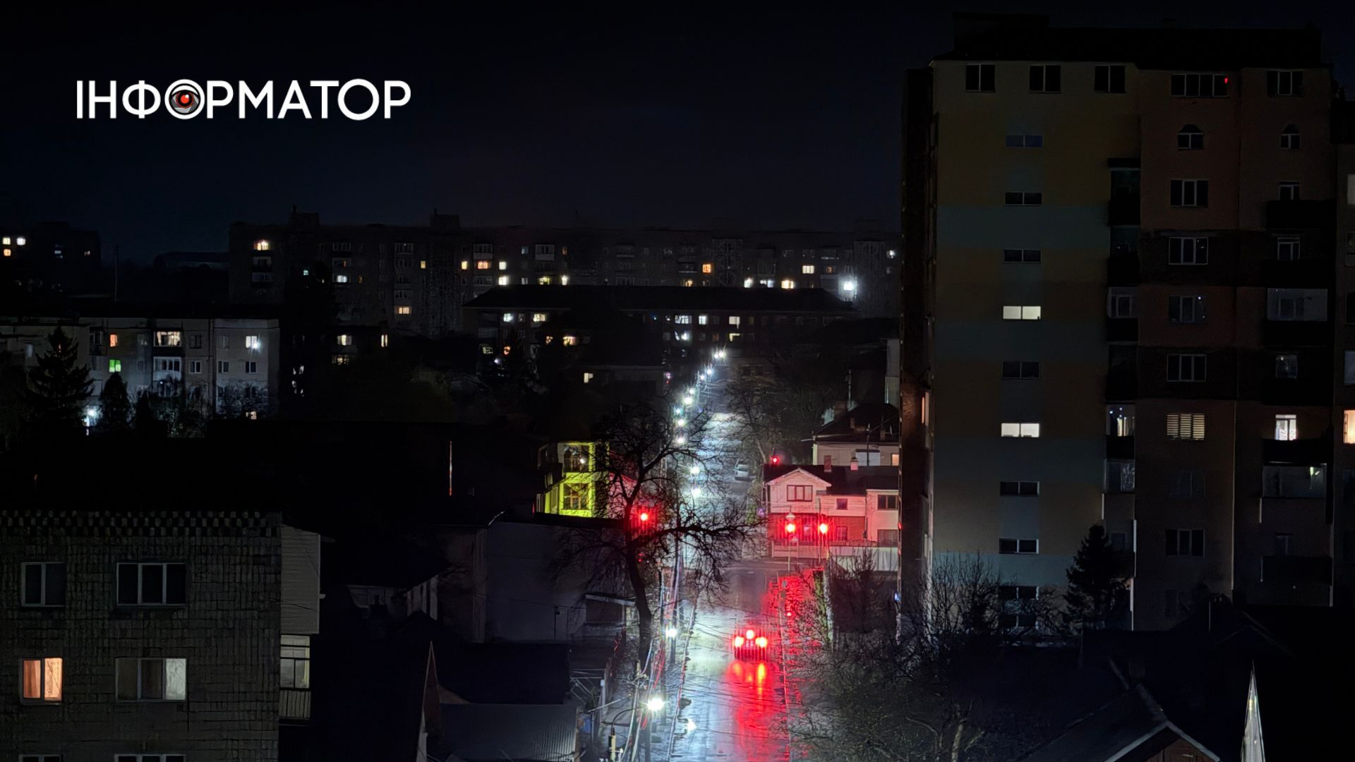 Затишок сутінків та світло ліхтарів: фоторепортаж вечірньої Коломиї 17