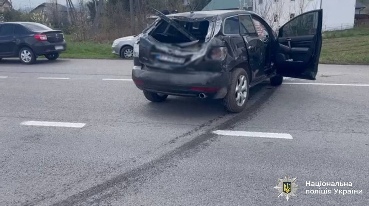 Автобус перекинувся внаслідок ДТП на трасі Н-10: є загиблий та травмовані 1