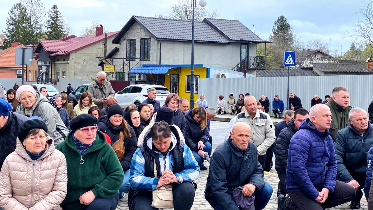 "На щиті" до Городенки повернувся воїн Воолодимир Олійник 1