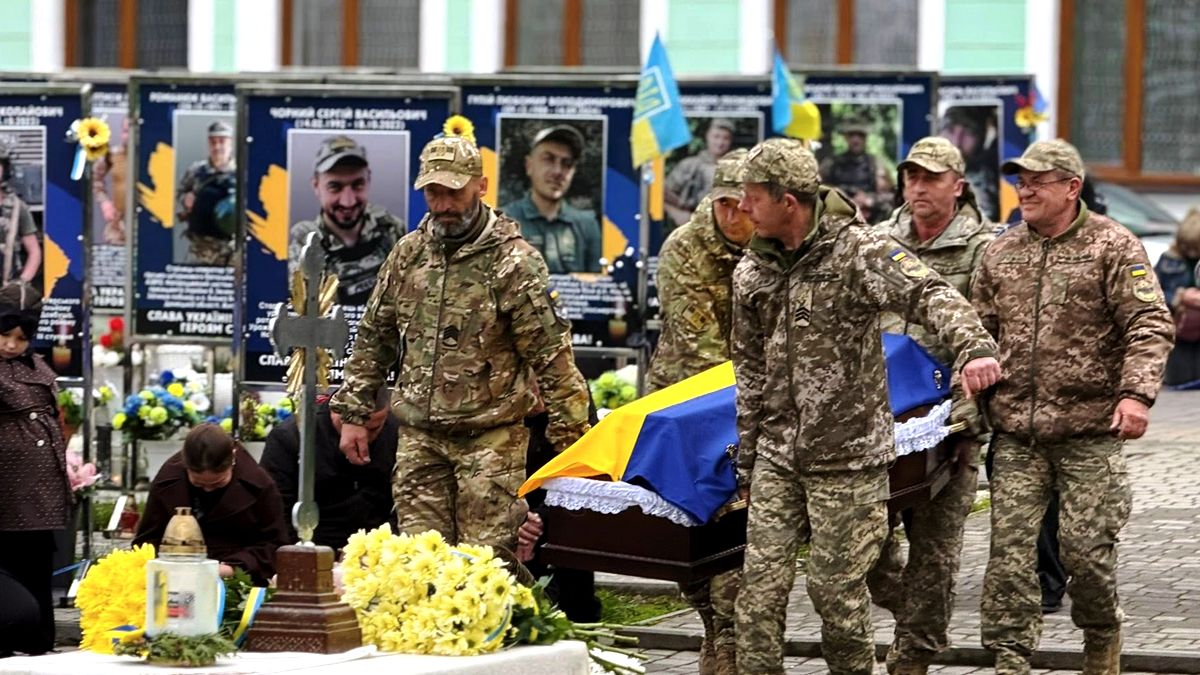 Отинійська громада віддала шану воїну Михайлу Грабовському 5