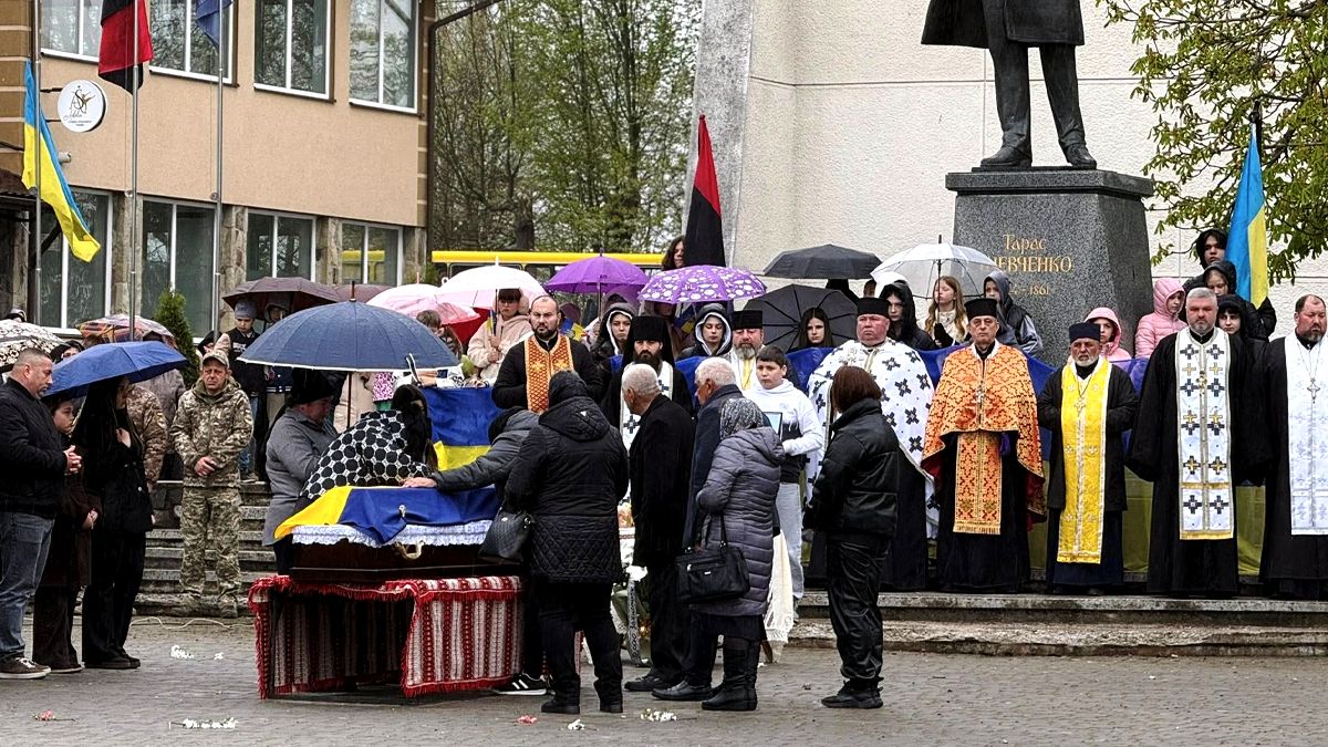 Отинійська громада віддала шану воїну Михайлу Грабовському 2